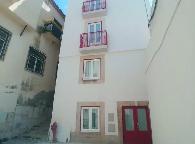 In Beco Da Formosa In Alfama - *